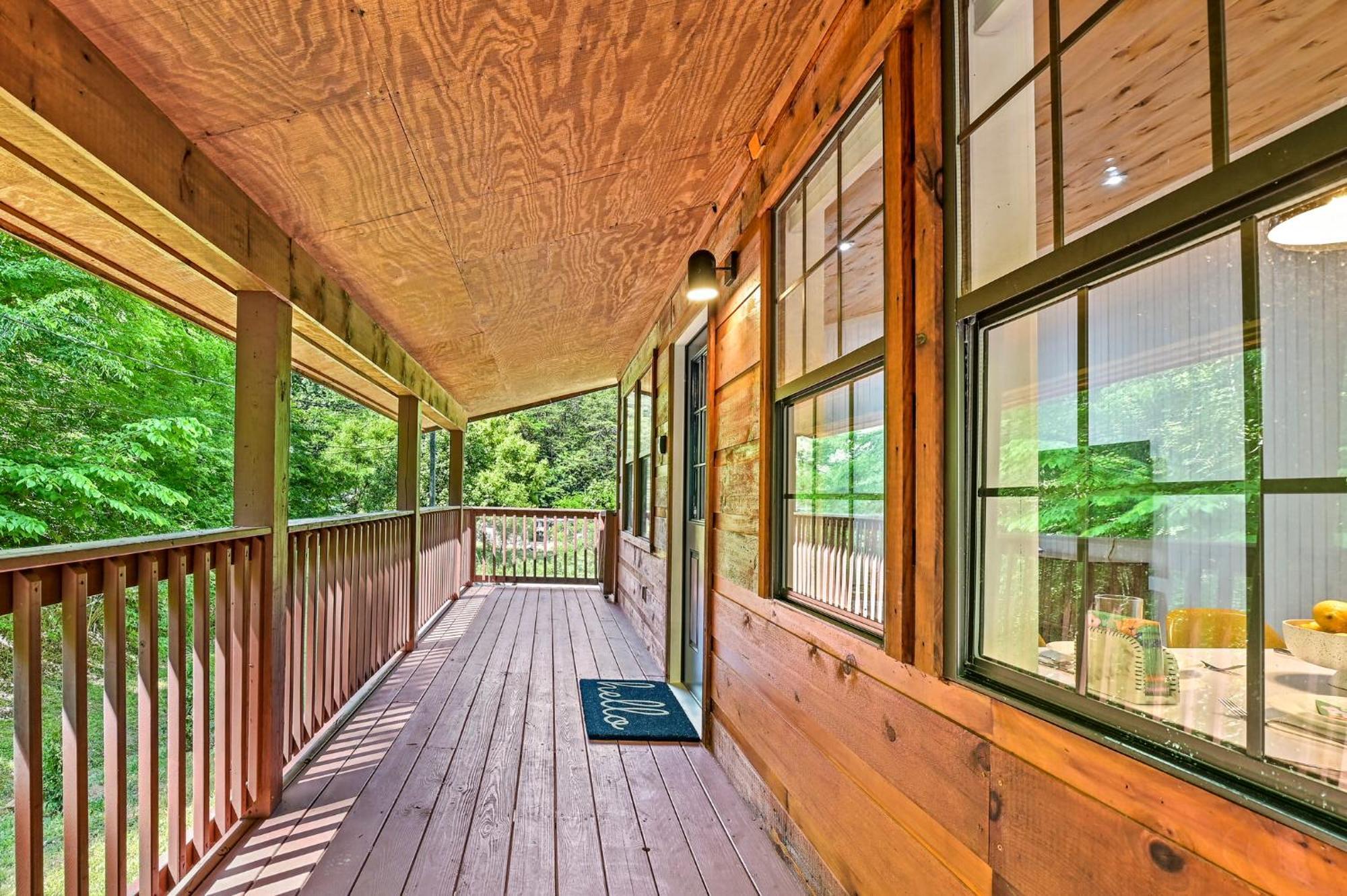 Smoky Mountains Hut Tub Cabin Dog Friendly Sevierville Exterior foto